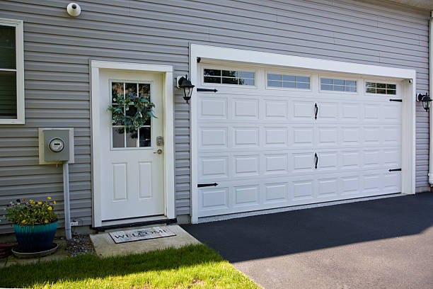 24/7 Emergency Garage Door Panel Replacement experts in Winona County County, MN